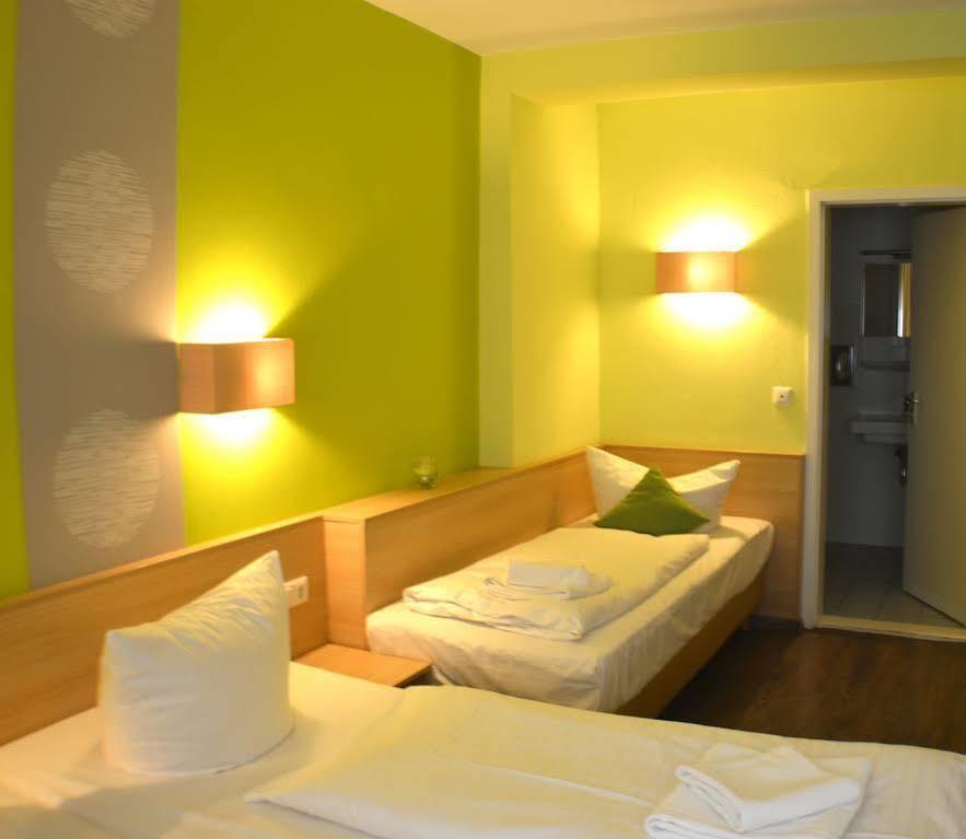 Hotel Kunterbunt In Wuerzburger Innenstadt Екстер'єр фото