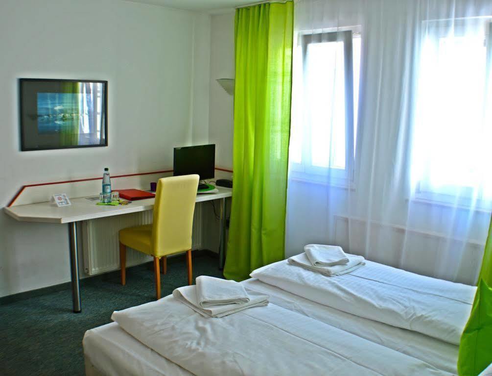 Hotel Kunterbunt In Wuerzburger Innenstadt Екстер'єр фото